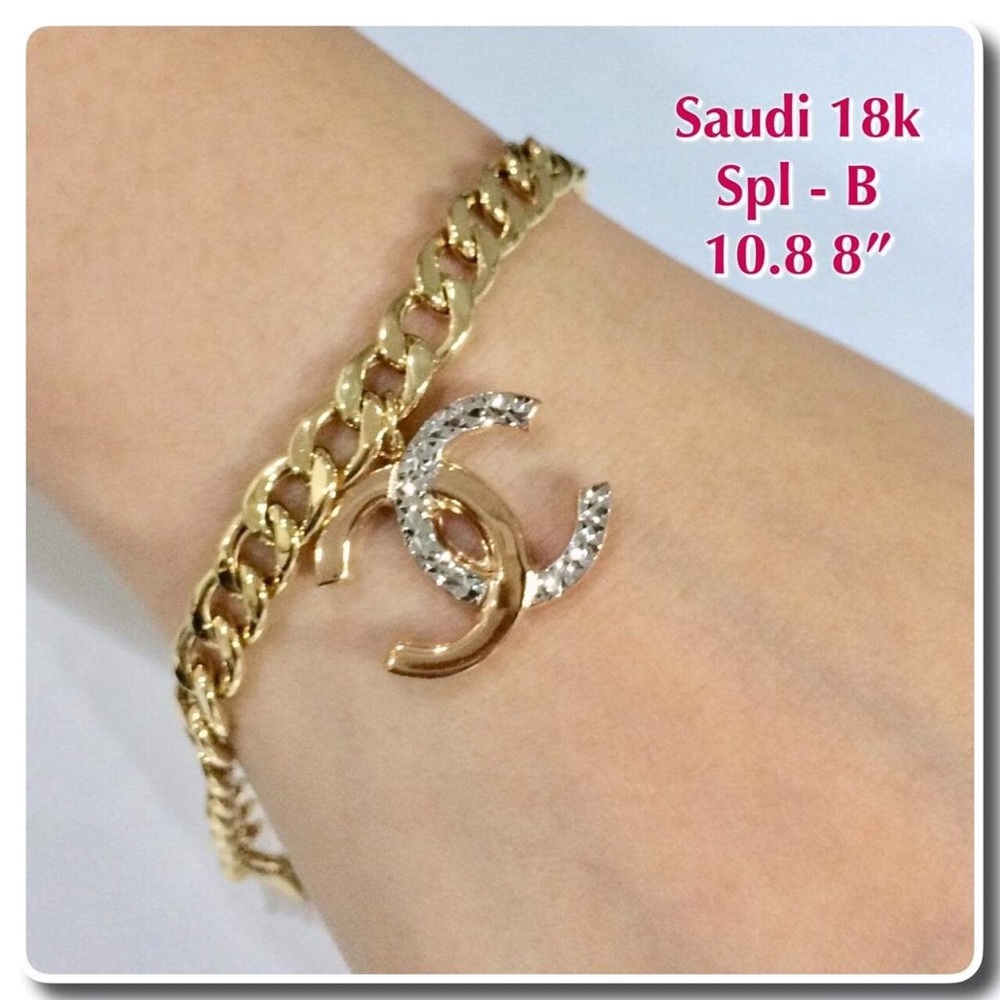 Chanel gold bracelet. Timeless piece